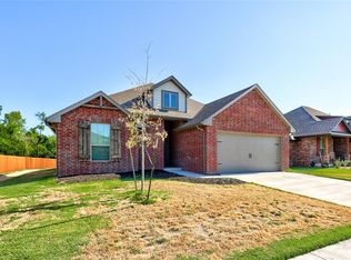 12809 SW 6th St, Yukon, OK 73099