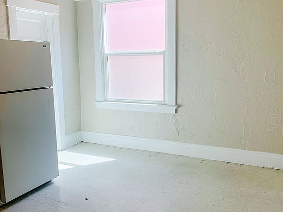 3rd image of 817 Myrtle Ave #7