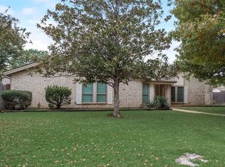 2632 Oak Creek Dr, Grapevine, TX 76051
