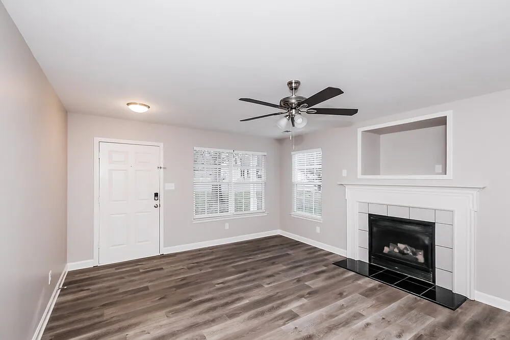 3 bed, 2.5 bath, 1704 sqft, $2,040 — Photo 4