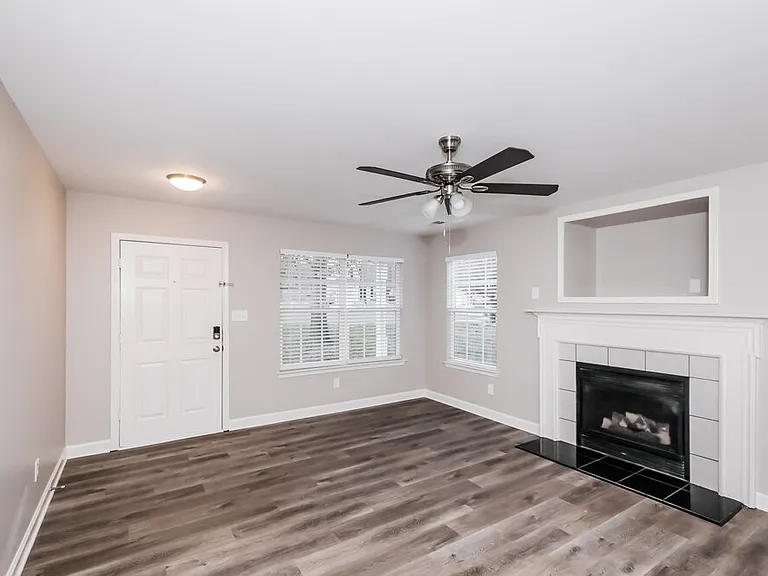 5028 Revelation Way — Photo 4