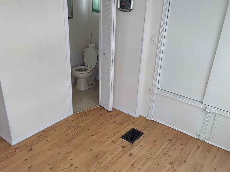 5 John F Kennedy St #5 — Photo 8