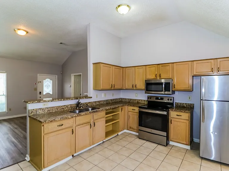 4671 Lindawood Ln — Photo 8