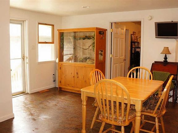 3rd image of 452 S Willow Ave
