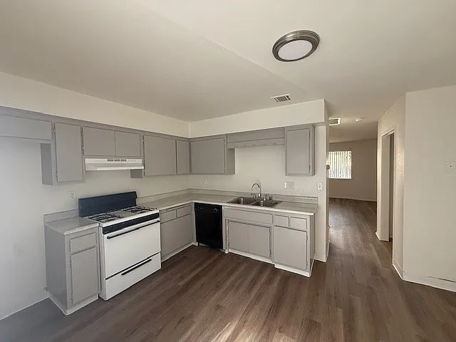 Yucca Apartments