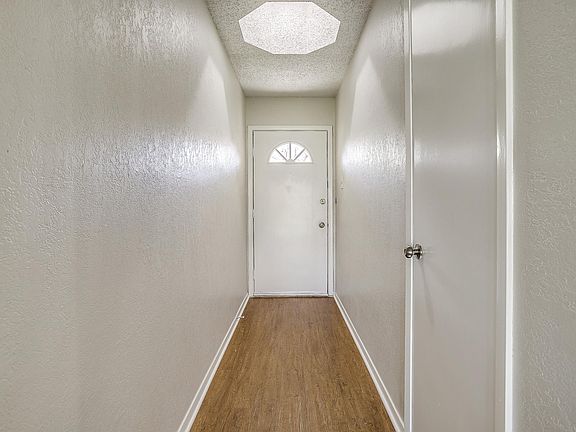 5th image of 436 Edwards Dr