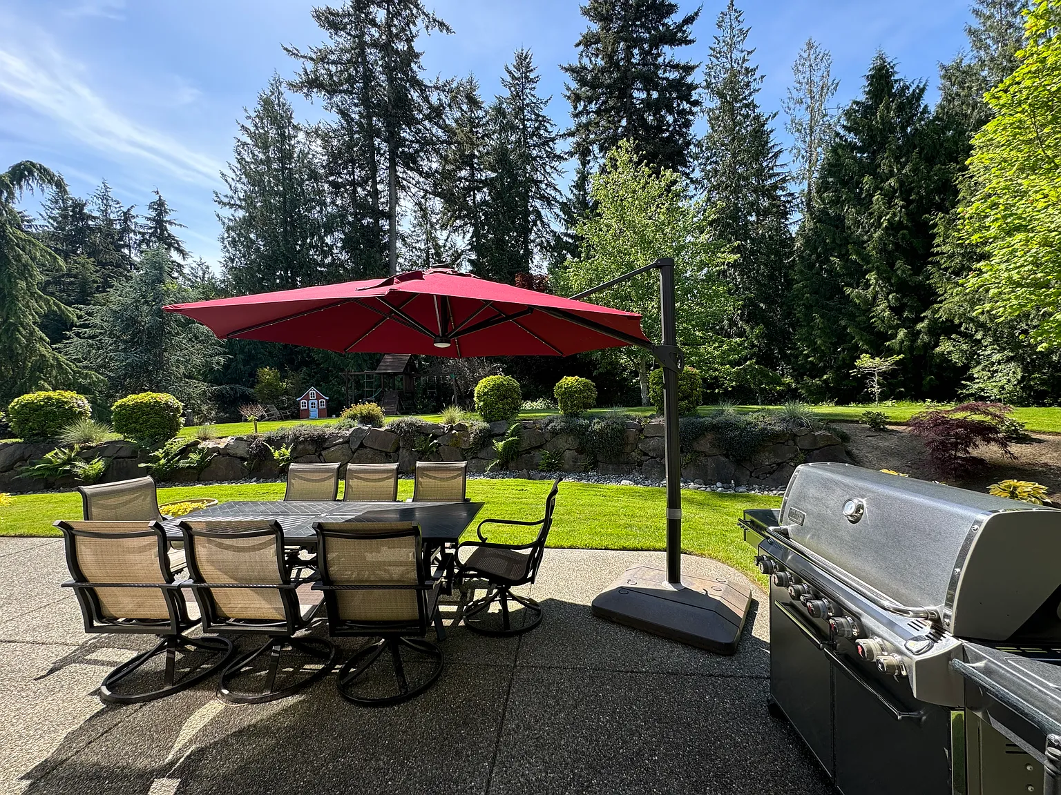 4 bed, 4240 sqft, $9,900 — Photo 2