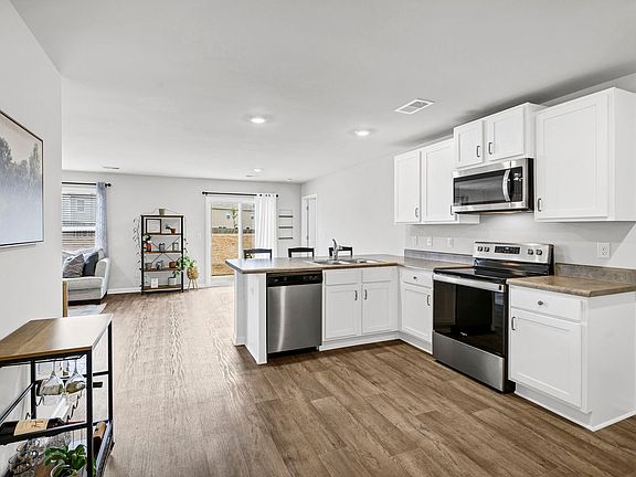 4th image of 699 Buckeye Rd NE