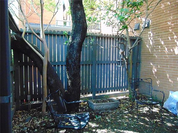 2nd image of 564 E Avenue J APT B