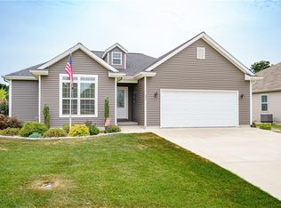 401 E Hendelmeyer Ave, Effingham, IL 62401