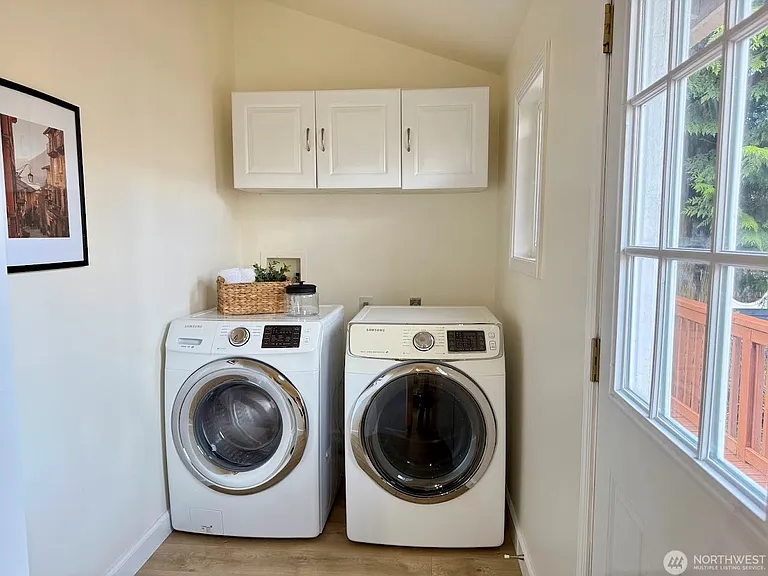 2907 S McClellan St — Photo 10