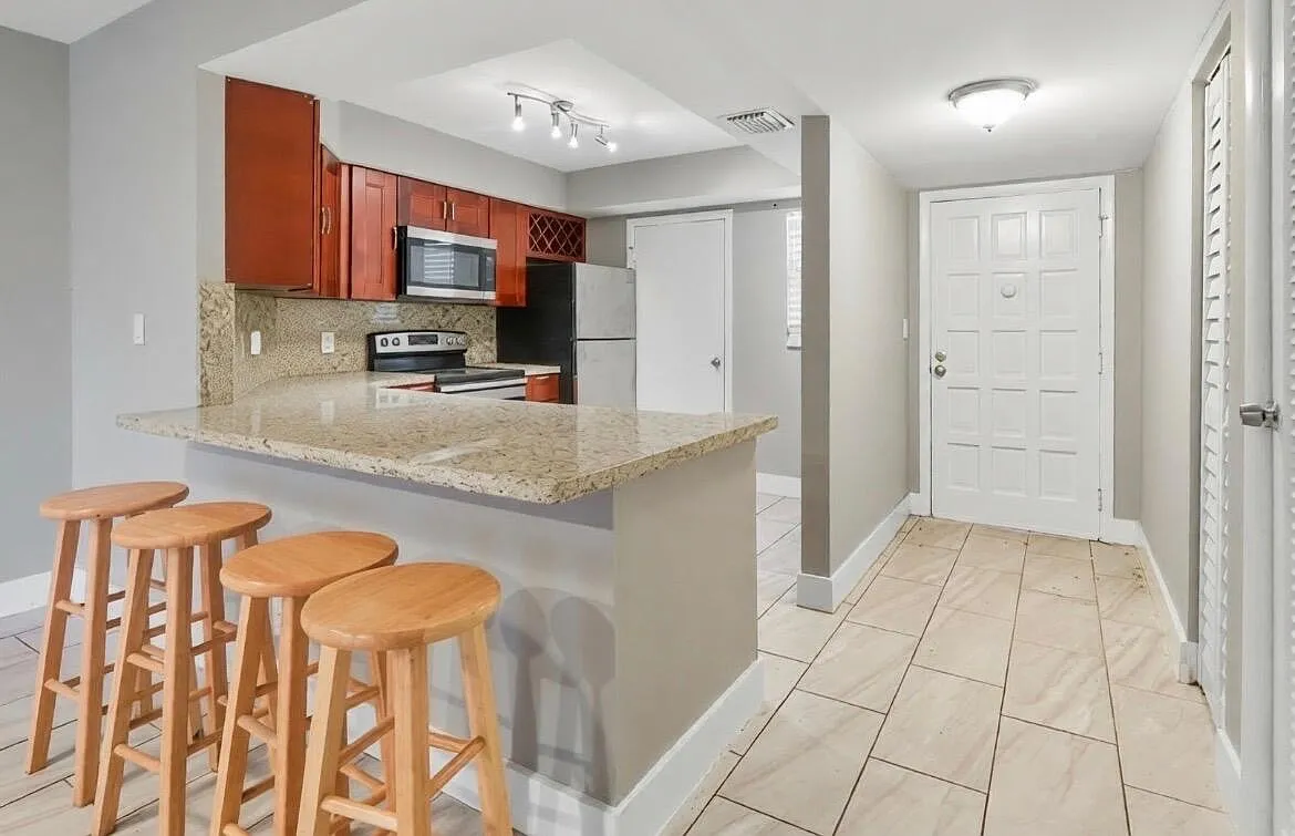 2 bed, 2.0 bath, 1130 sqft, $2,000 — Photo 4