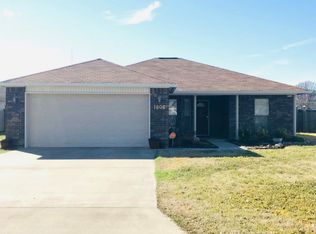 1806 S Lowe St, Stuttgart, AR 72160