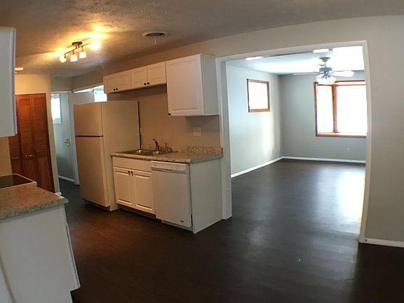 3rd image of 7635 Crestwood Ln