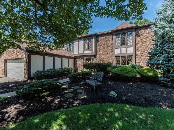25660 Rustic Ln, Westlake, OH 44145