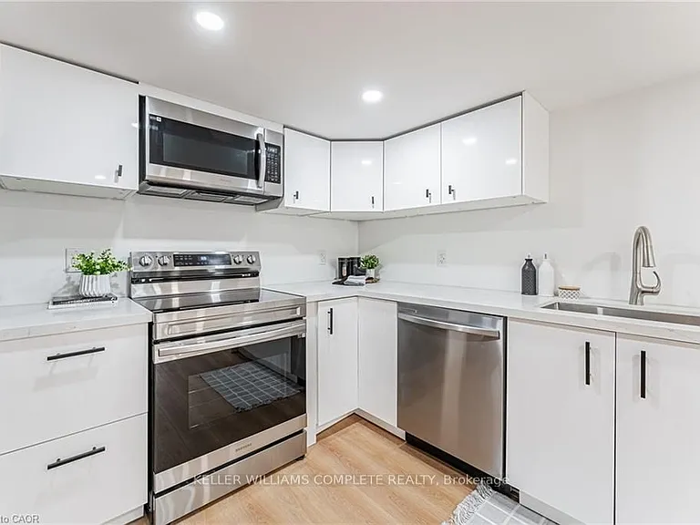 15 Barnesdale Ave N #2 — Photo 1