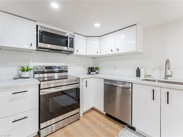 15 Barnesdale Ave N, Hamilton, ON