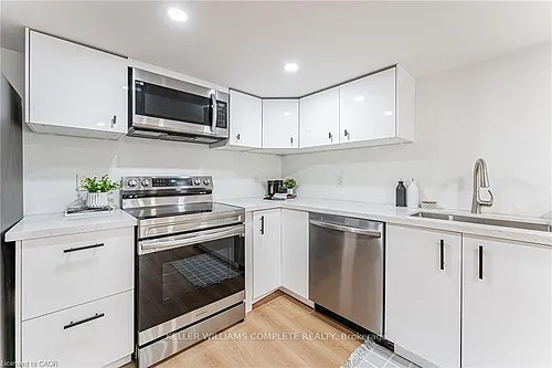 15 Barnesdale Ave N #2 Photo 1