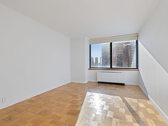 5th image of 415 E 37th St APT 14F