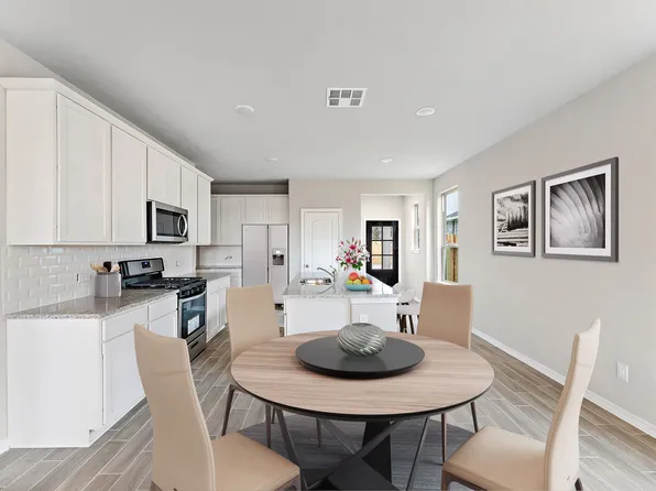 653 Pomegranate Ln, La Marque, TX 77568