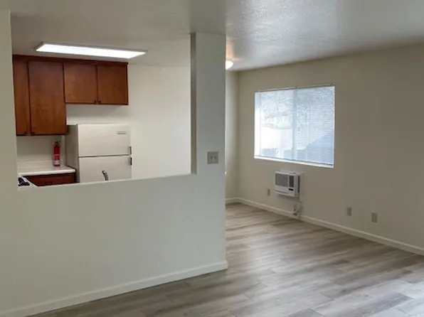 600 Mission Blvd APT 4, Santa Rosa, CA 95409