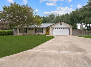 107 Summer Breeze, Castroville, TX 78009