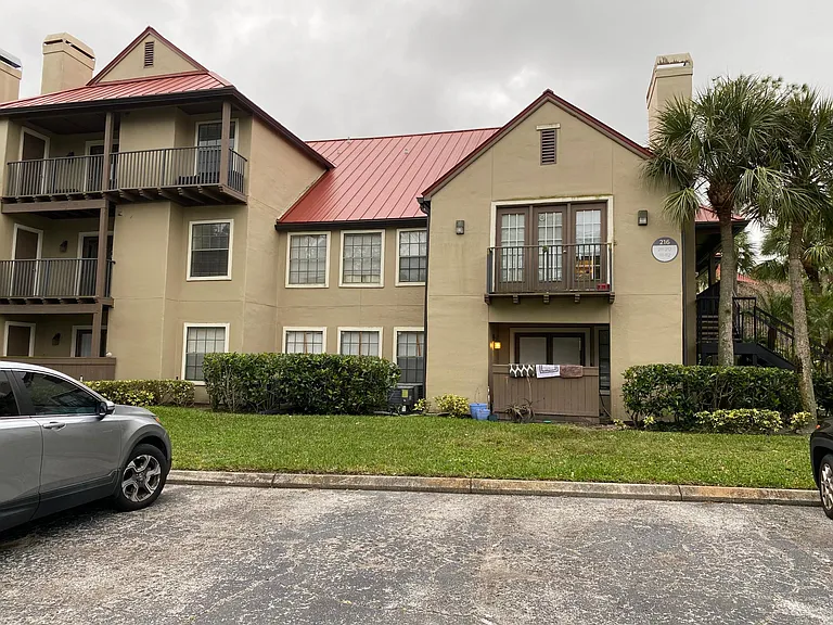 216 Afton Sq #208 — Photo 3