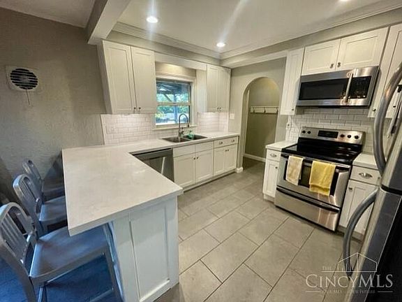 5th image of 3734 Monfort Heights Dr