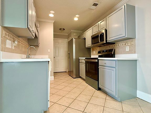 4th image of 109 Lacombe Ct