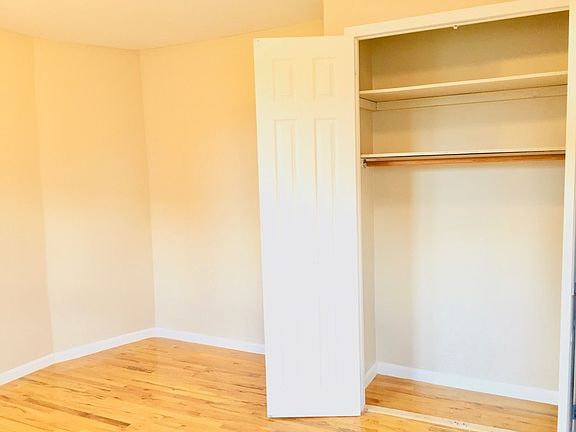 5th image of 121 Jefferson Ave #25