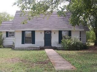 970 W 4th St, Crawford, TX 76638