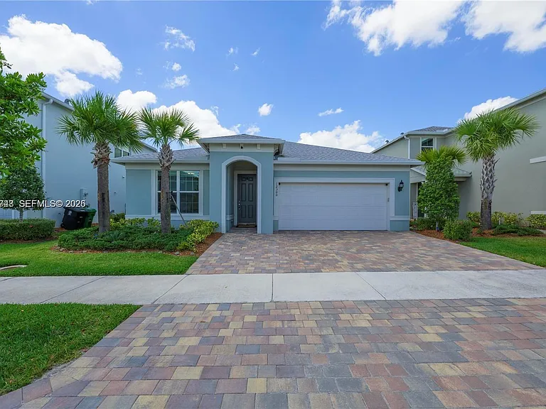 12300 SW Myrtle Oak Dr — Photo 2