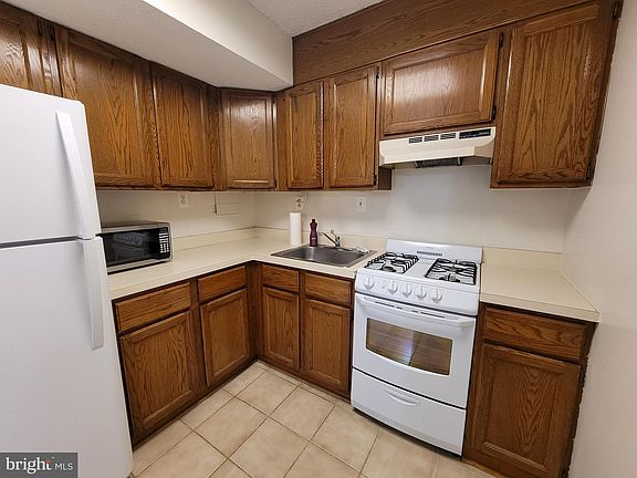 2nd image of 4600 S Four Mile Run Dr APT 1210