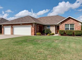 527 E Logan St, Willard, MO 65781