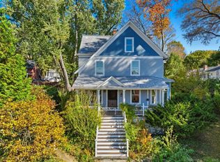 2 Crescent St, Deep River, CT 06417