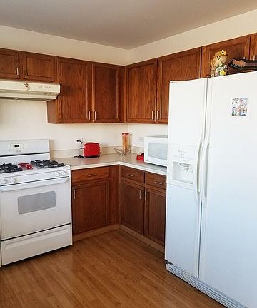 4th image of 1048 S West Ave