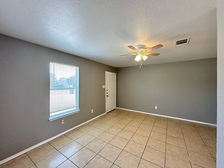 1704 Spring Rose Cir — Photo 24