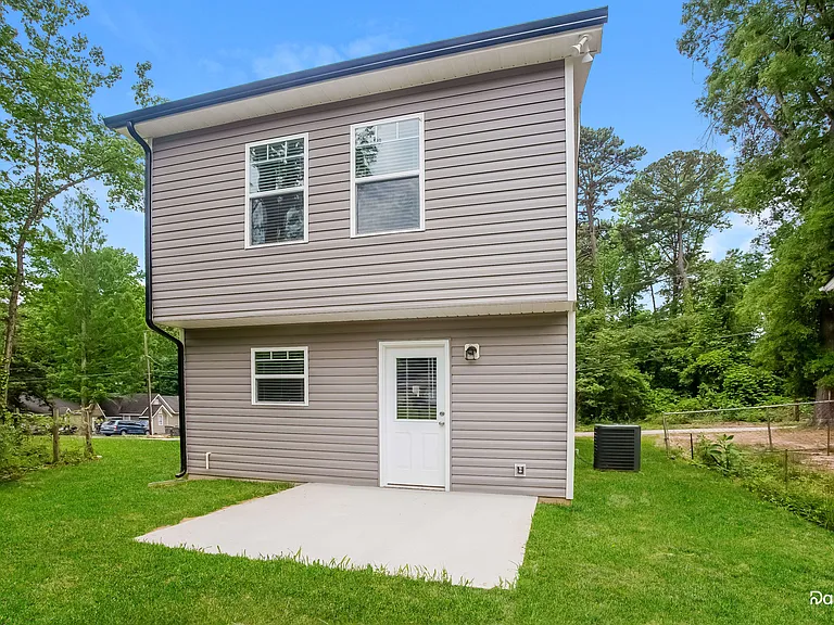 1105 Rosewood Ave — Photo 14