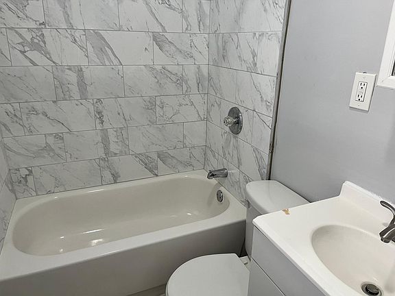 4th image of 9 Roosevelt Ave APT 3