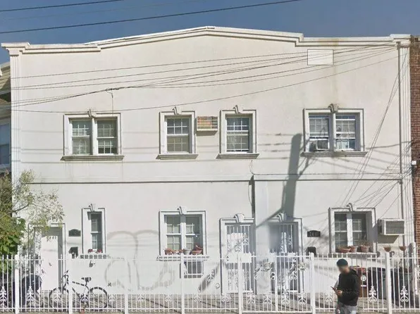 7403 Rockaway Blvd, Woodhaven, NY 11421