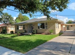 1318 Gardena Dr, New Orleans, LA 70122