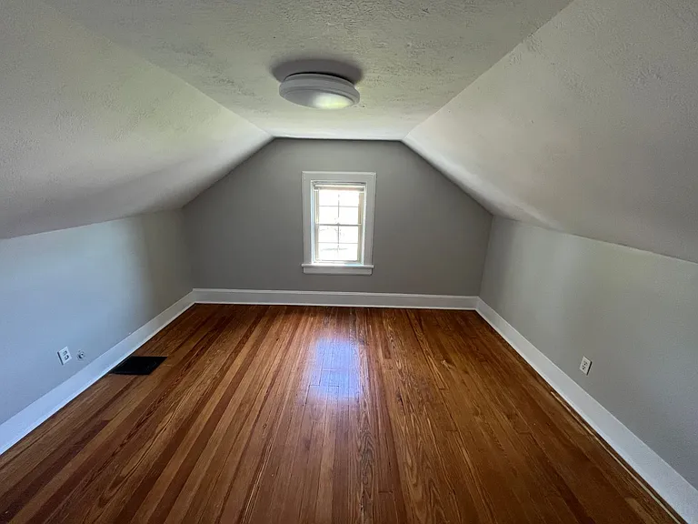 2917 Jackson St — Photo 35