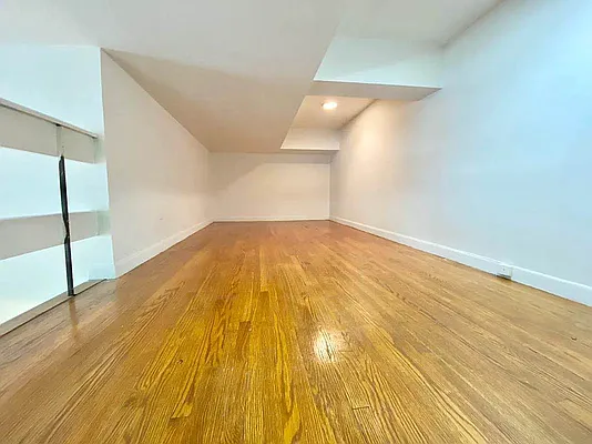 Rented by J PRESTON AND ASSOCIATES INC | media 12