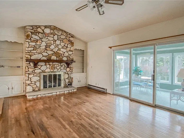 255 Starritt Ln — Photo 8