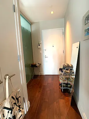 Rented by R New York | media 12