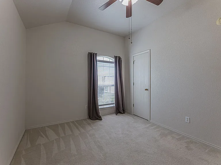 4409 Bowles Dr — Photo 7