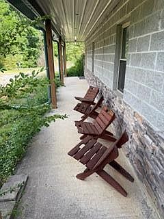 4th image of 465 Old Eagle Creek Rd