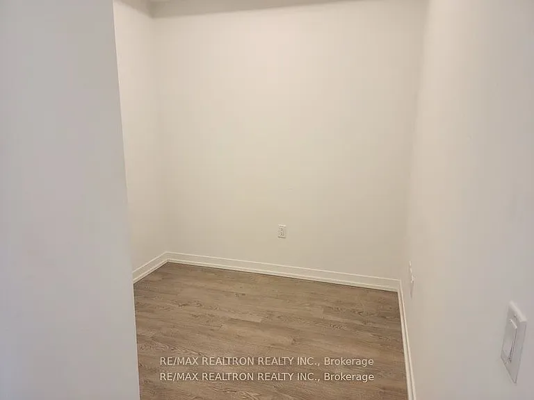 8868 Yonge St #1205E — Photo 10