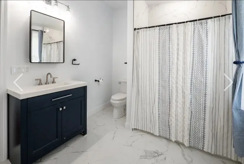 3 bed, 2327 sqft, $1,200 — Photo 2