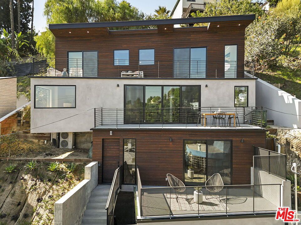 1st image of 4691 Glenalbyn Dr